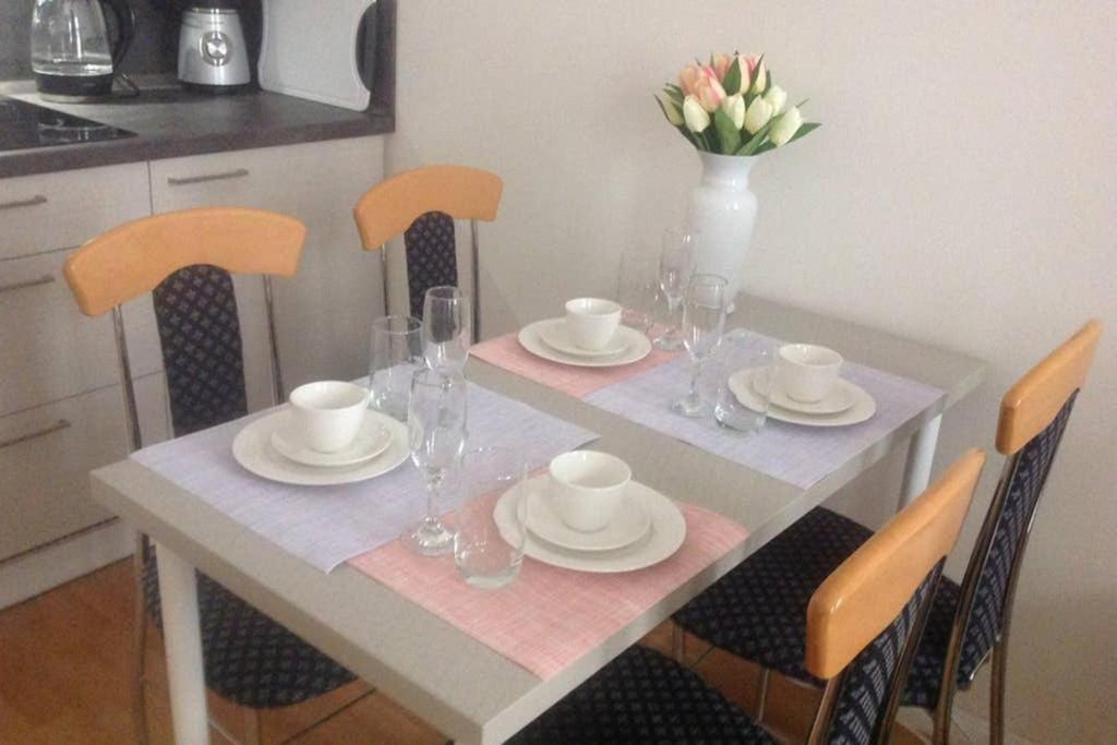 Modern Cozy Apartment In Central براغ المظهر الخارجي الصورة