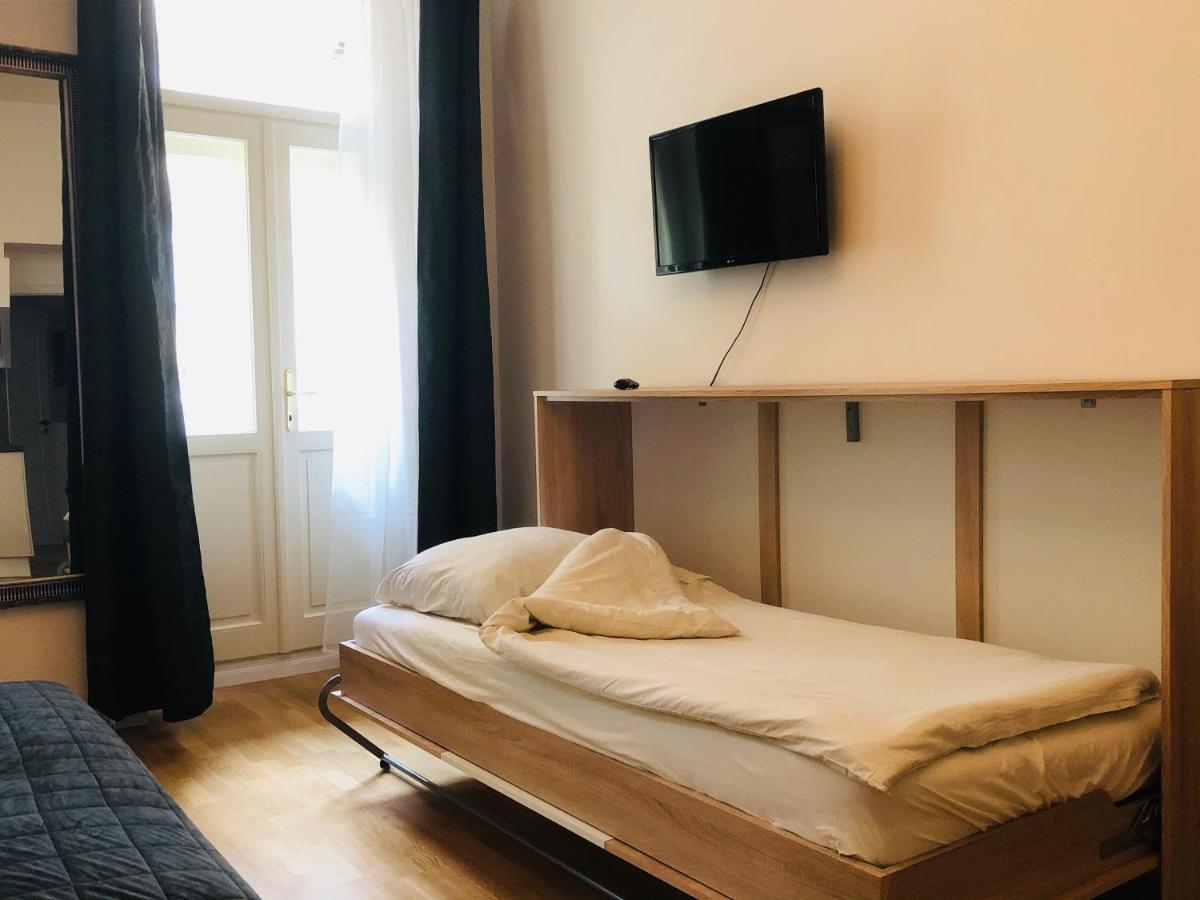 Modern Cozy Apartment In Central براغ المظهر الخارجي الصورة