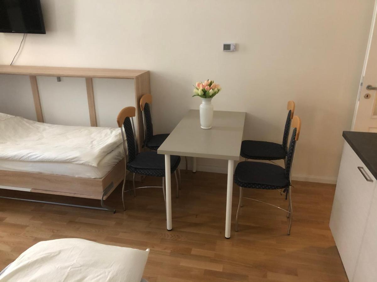 Modern Cozy Apartment In Central براغ المظهر الخارجي الصورة